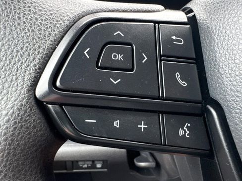 Used 2025 Toyota Sienna LE w/ LE Plus Package AWD/4WD image 18