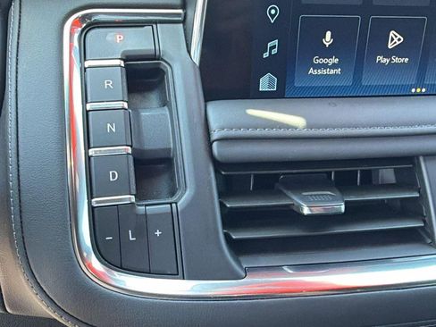Used 2024 Chevrolet Tahoe Z71 w/ Luxury Package AWD/4WD image 32