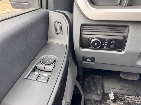 New 2025 Ford F550 4x4 Regular Cab Super Duty w/ XL Chrome Package image 20