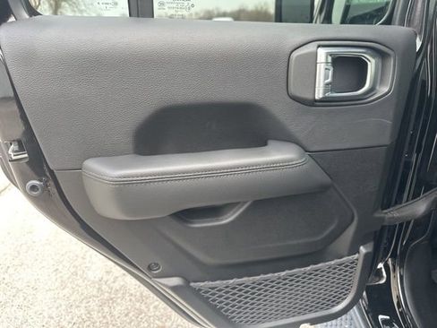 Used 2023 Jeep Wrangler Sahara image 53