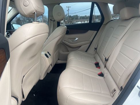 Used 2020 Mercedes-Benz GLC 300 4MATIC image 17