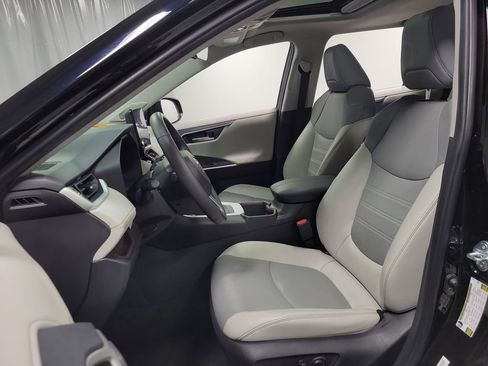 Used 2024 Toyota RAV4 Limited AWD/4WD image 13