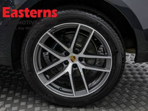 Used 2023 Porsche Macan T image 34