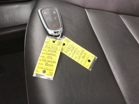 Certified 2025 Cadillac XT6 Premium Luxury image 31