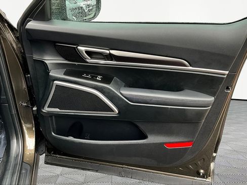Used 2025 Kia Telluride S FWD image 30