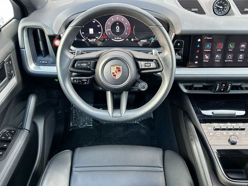 Certified 2025 Porsche Cayenne Coupe image 15