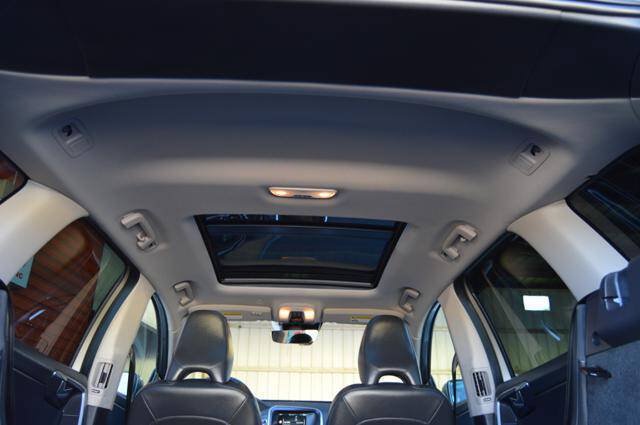 Used 2015 Volvo XC60 T5 Premier w/ Proximity Package FWD image 43