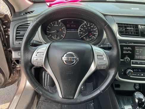 Used 2016 Nissan Altima 2.5 SL FWD image 17