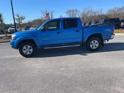 Used 2011 Toyota Tacoma PreRunner w/ TRD Off-Road Pkg image 3