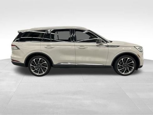 Used 2020 Lincoln Aviator Reserve w/ Equipment Group 202A image 11