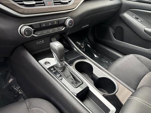 Used 2024 Nissan Altima 2.5 SV image 20