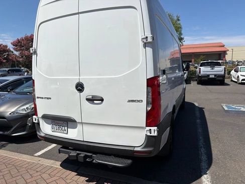 Used 2025 Mercedes-Benz Sprinter 2500 image 14