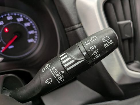 Used 2023 GMC Terrain SLE w/ Driver Convenience Package image 19