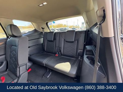 Used 2025 Volkswagen Atlas SE AWD/4WD image 12