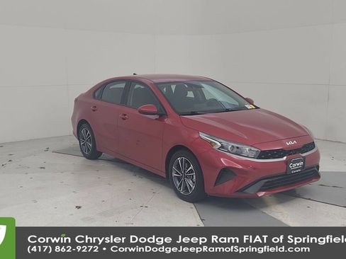 Used 2024 Kia Forte LXS image 3