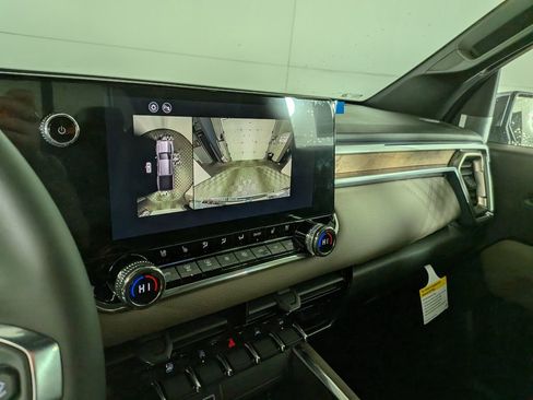 New 2026 GMC Canyon Denali image 22