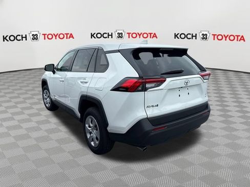 Used 2025 Toyota RAV4 LE AWD/4WD image 4