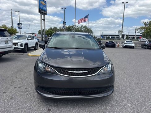 Used 2021 Chrysler Voyager Lxi FWD image 2