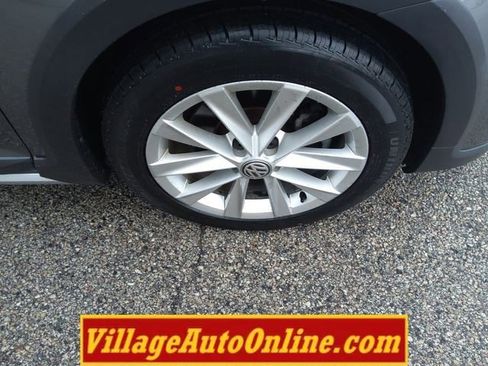 Used 2017 Volkswagen Golf Alltrack SE image 16