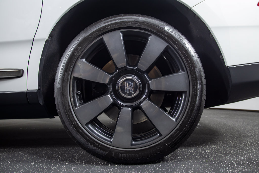 Used 2019 Rolls-Royce Cullinan AWD/4WD image 14