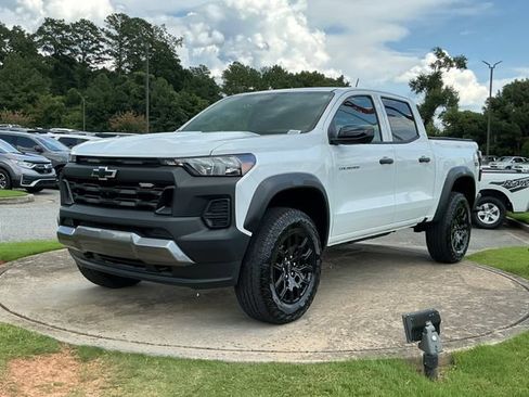 Used 2026 Chevrolet Colorado Trail Boss AWD/4WD image 3