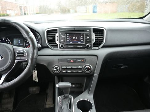 Used 2018 Kia Sportage LX AWD/4WD image 19