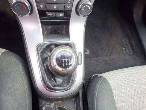 Used 2011 Chevrolet Cruze LS FWD image 8