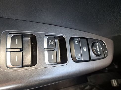 Used 2020 Kia Sportage LX image 15