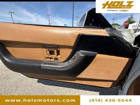 Used 1990 Chevrolet Corvette Convertible RWD image 18
