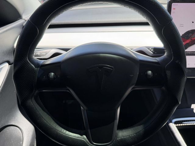 Used 2021 Tesla Model Y Long Range AWD/4WD image 18