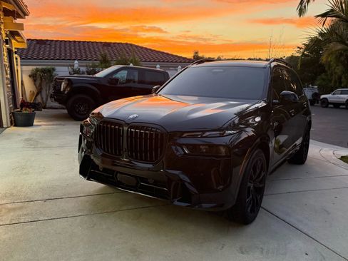 Used 2025 BMW X7 xDrive40i w/ Executive Package image 22