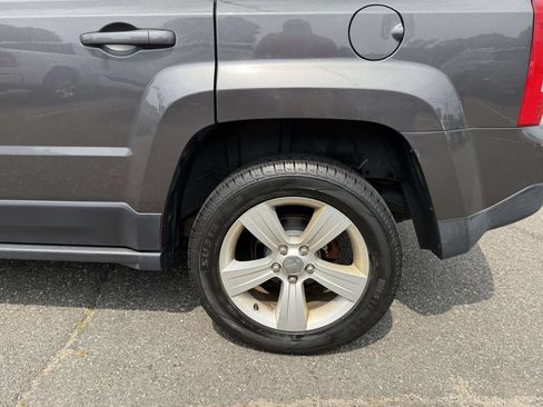 Used 2015 Jeep Patriot Latitude AWD/4WD image 12
