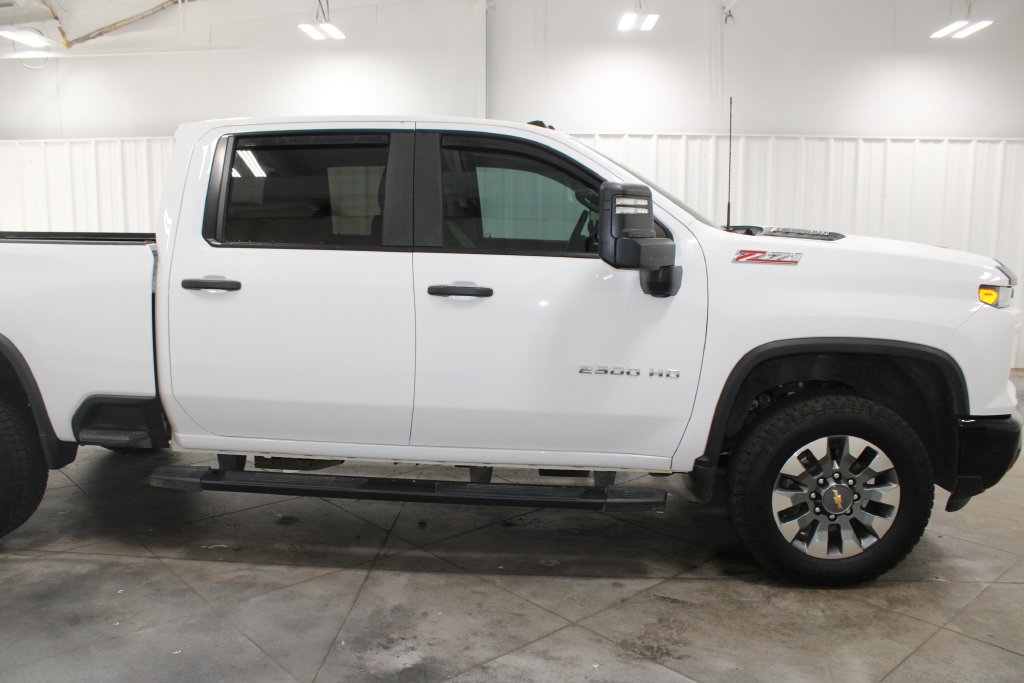Used 2025 Chevrolet Silverado 2500 Custom w/ Custom Value Package AWD/4WD image 9