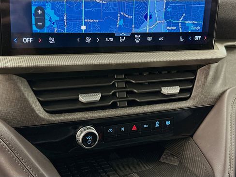 Used 2025 Ford Explorer Platinum w/ LUX Leather Package image 24