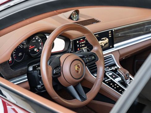 Used 2023 Porsche Panamera 4 image 17