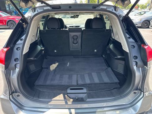 Used 2019 Nissan Rogue SV AWD/4WD image 27