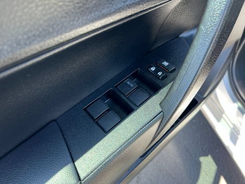 Used 2016 Toyota Corolla S FWD image 13