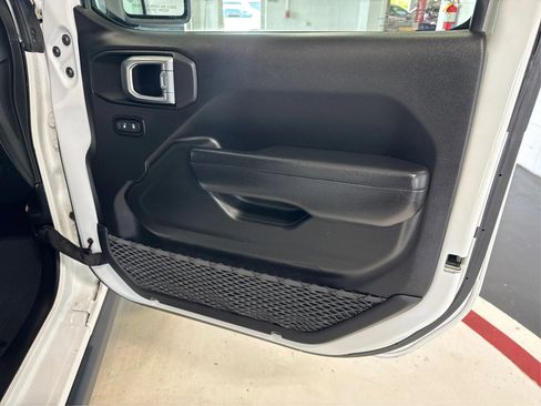 Used 2021 Jeep Wrangler Unlimited Sport image 26