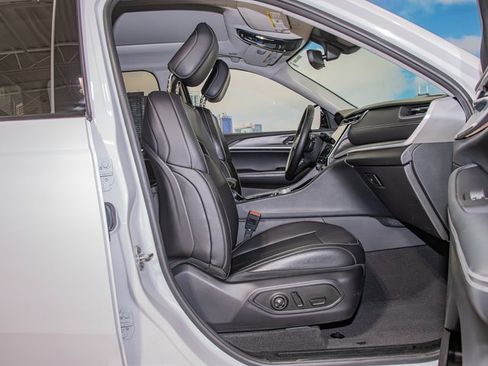 Used 2022 Jeep Grand Cherokee Limited image 21