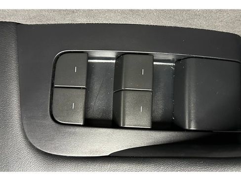 Used 2023 Tesla Model Y Performance AWD/4WD image 28