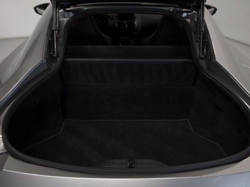 Used 2022 Aston Martin V8 Vantage Coupe image 55