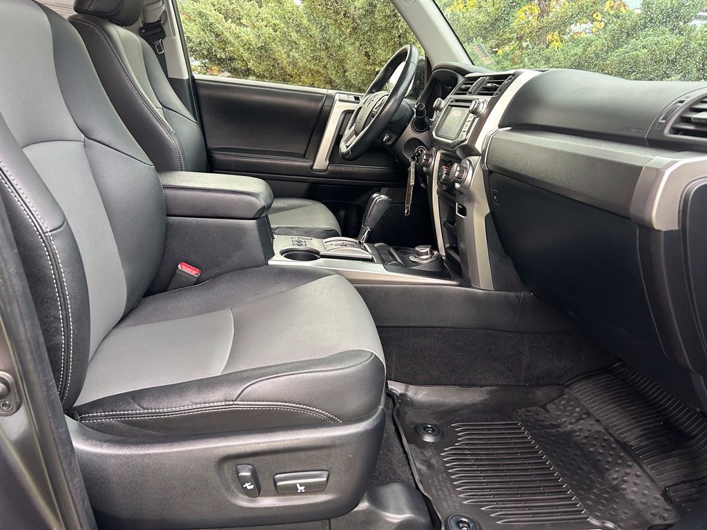 Used 2019 Toyota 4Runner SR5 Premium AWD/4WD image 31