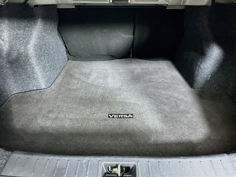 Used 2025 Nissan Versa SR FWD image 26