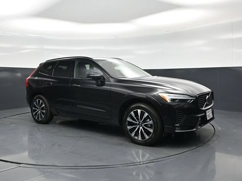 Used 2025 Volvo XC60 B5 Plus AWD/4WD image 56