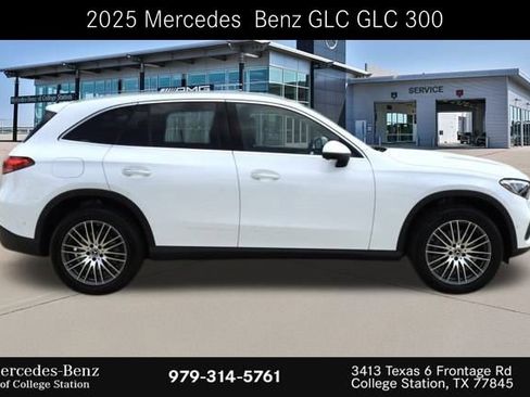 Certified 2025 Mercedes-Benz GLC 300 image 2