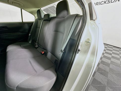 Used 2022 Toyota Corolla LE image 25