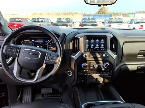 Used 2022 GMC Sierra 3500 Denali w/ Denali Black Diamond Edition image 15