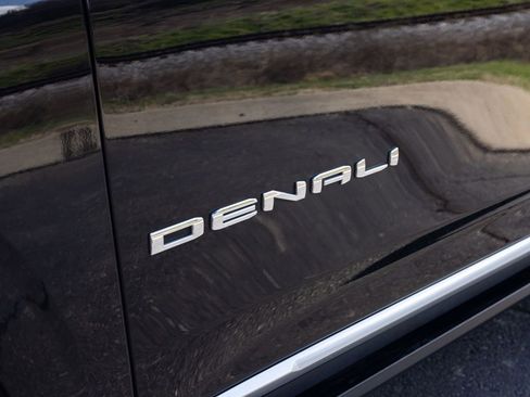 Used 2021 GMC Yukon Denali w/ Denali Ultimate Package image 19