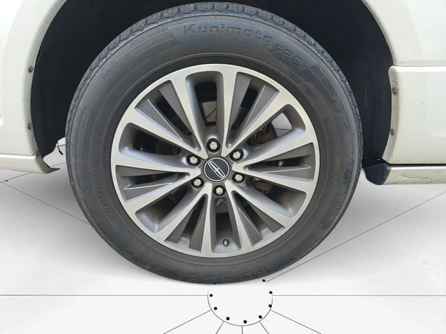 Used 2015 Lincoln Navigator 4WD image 26
