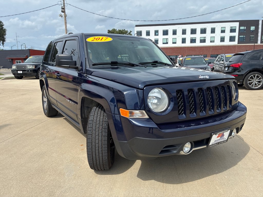 Used 2017 Jeep Patriot High Altitude AWD/4WD image 3